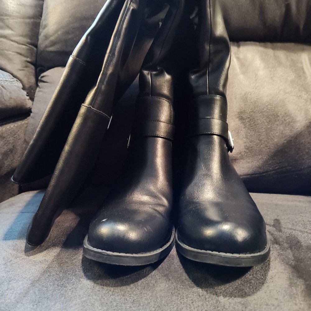 SUN & STONE SIZE 8 THIGH HIGH BOOTS - BLACK/SILVER ACCENTSD